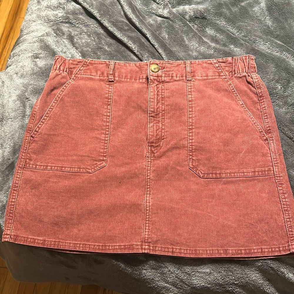 American Eagle super stretch corduroy burgundy mini-skirt size 12